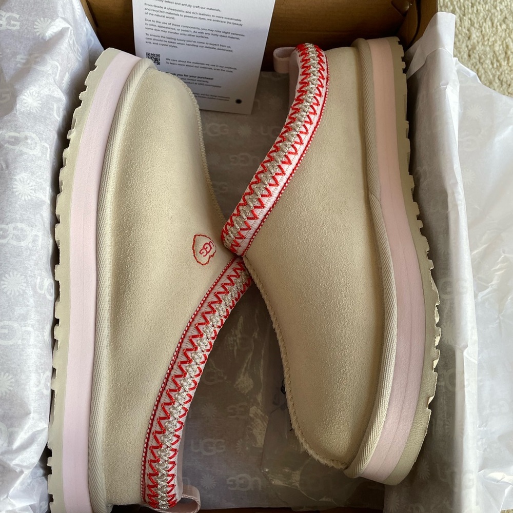Authentic New Ugg Tazz Love 26’ Kids’ 6 (Women’s 7.5) Sea salt/Rosetta Pink